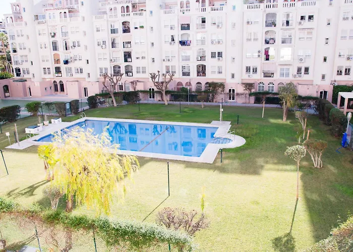 Torremolinos, Parking Gratis Y Terraza Torremolinos