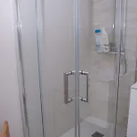 Moderno Con Piscina Y Aparcamiento