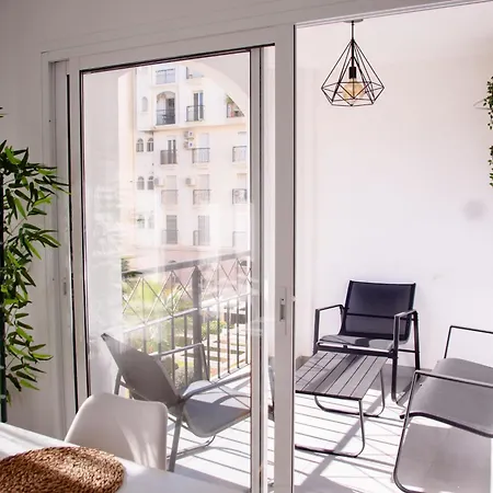 Daire Moderno Con Piscina Y Aparcamiento